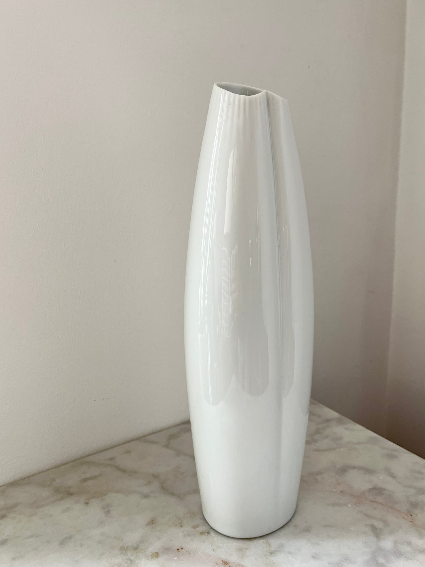 Vintage Tapio Wirkkala white ceramic Vase 2737 for Rosenthal Studio Line, 1950s