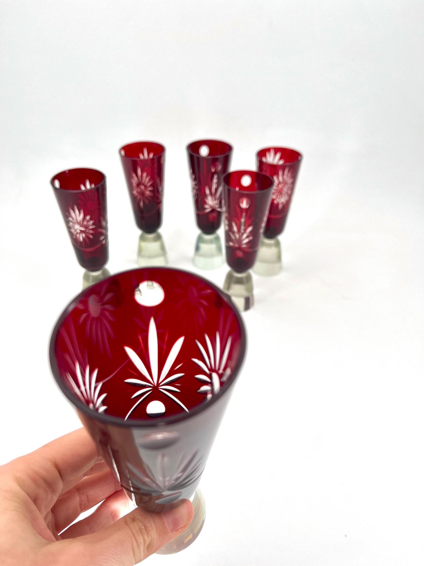 6 bicchieri boemi incisi in rubino Art Déco, anni '20