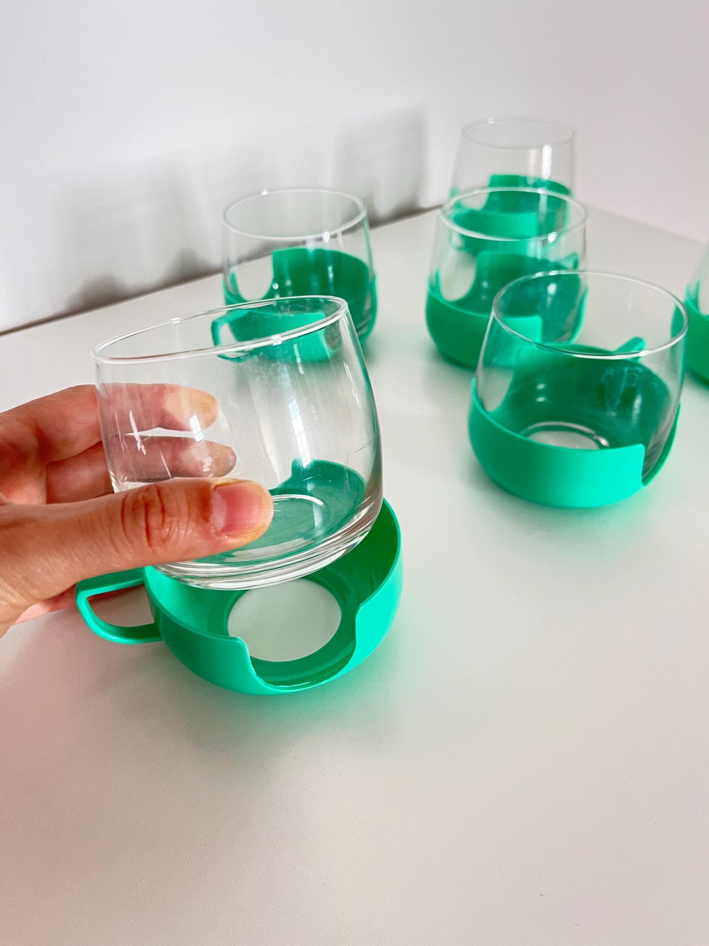Set di 6 tazze in vetro vintage con supporto in plastica verde – Set da tè o caffè