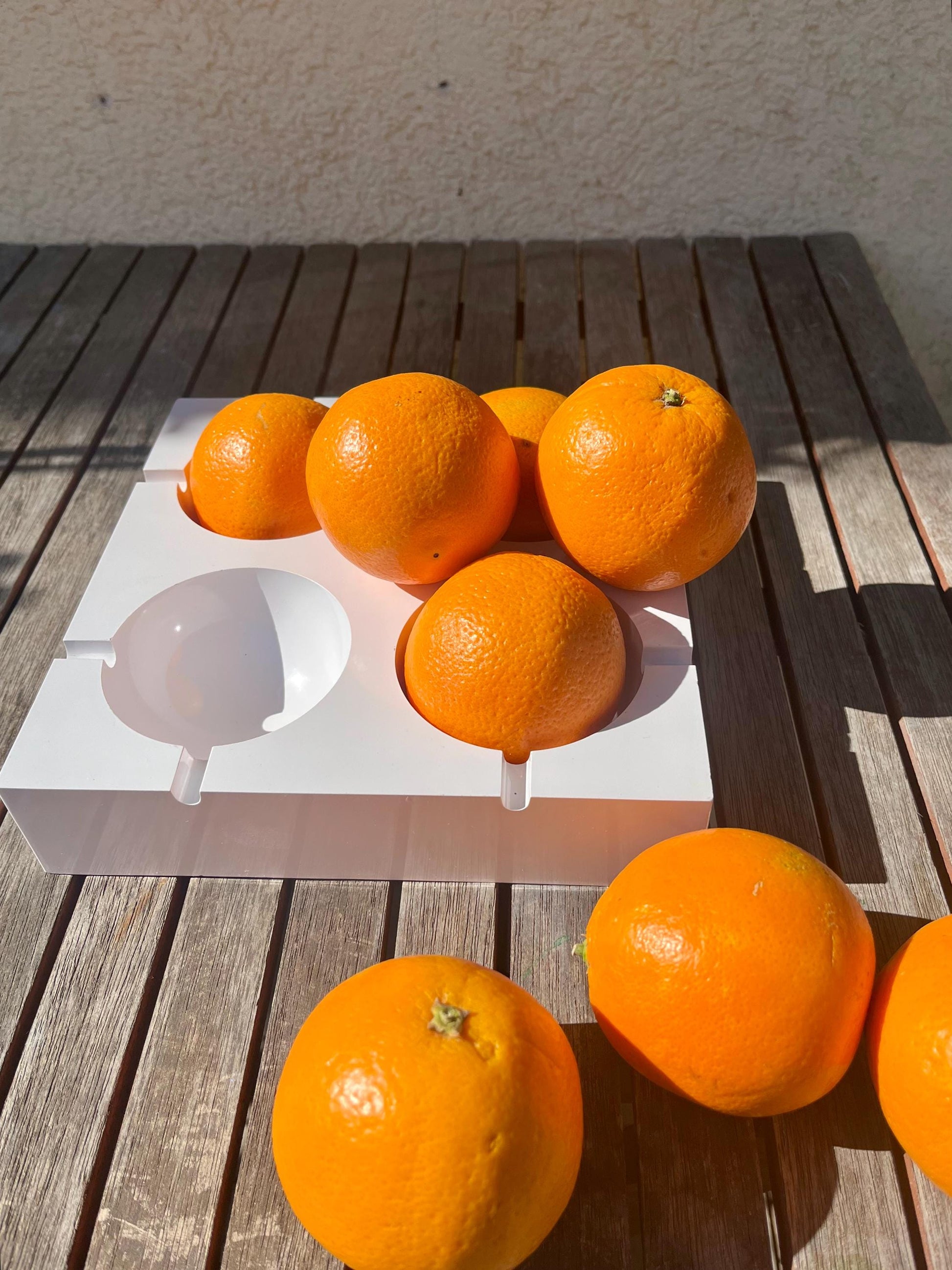 Vintage Space Age white ashtray by Giorgio Soavi for Olivetti, Italy 1965, mid-century white sculptural ashtray