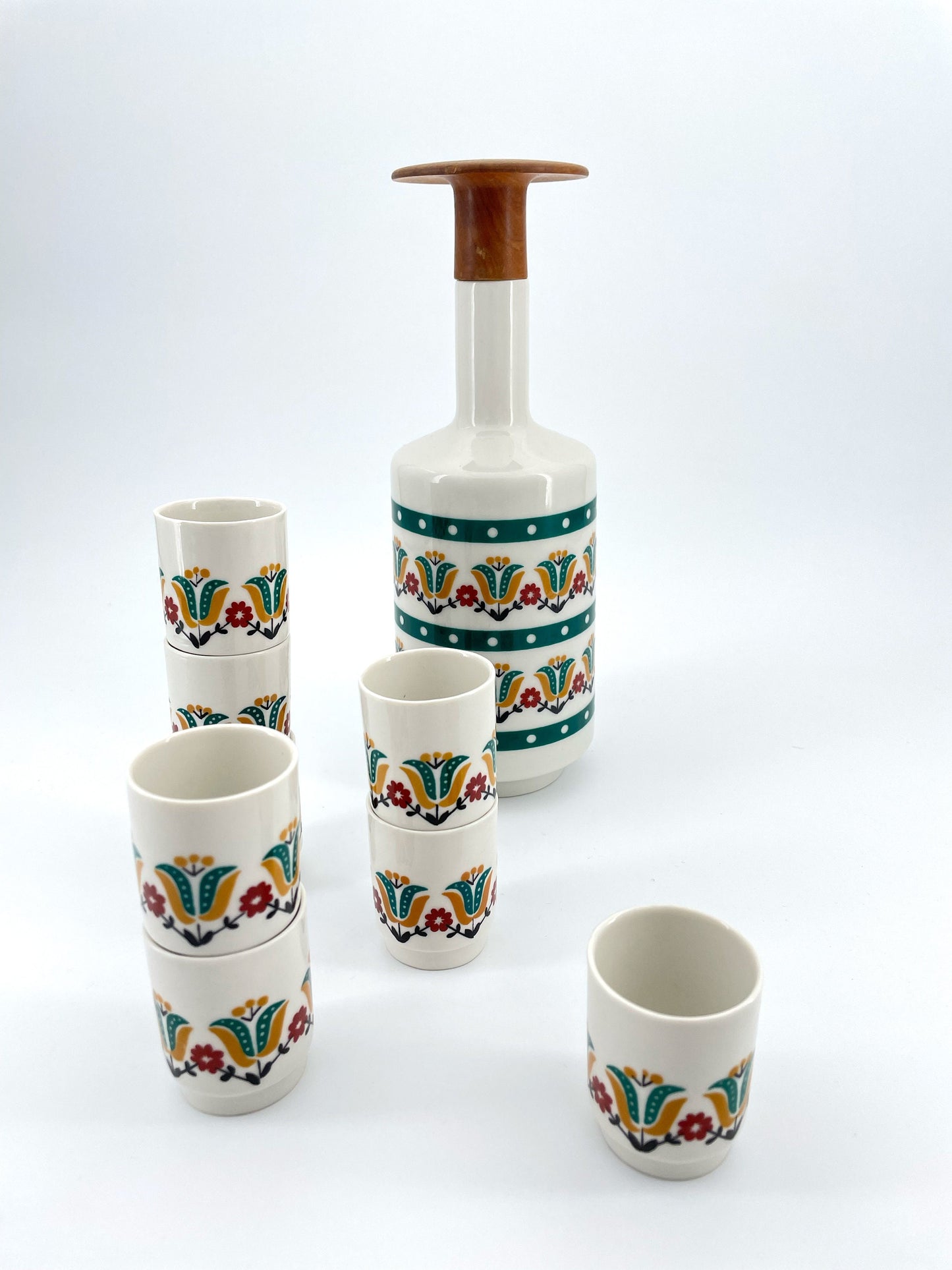 Bottiglia e bicchieri in ceramica per liquore, H. Krügel, Germania, anni '60