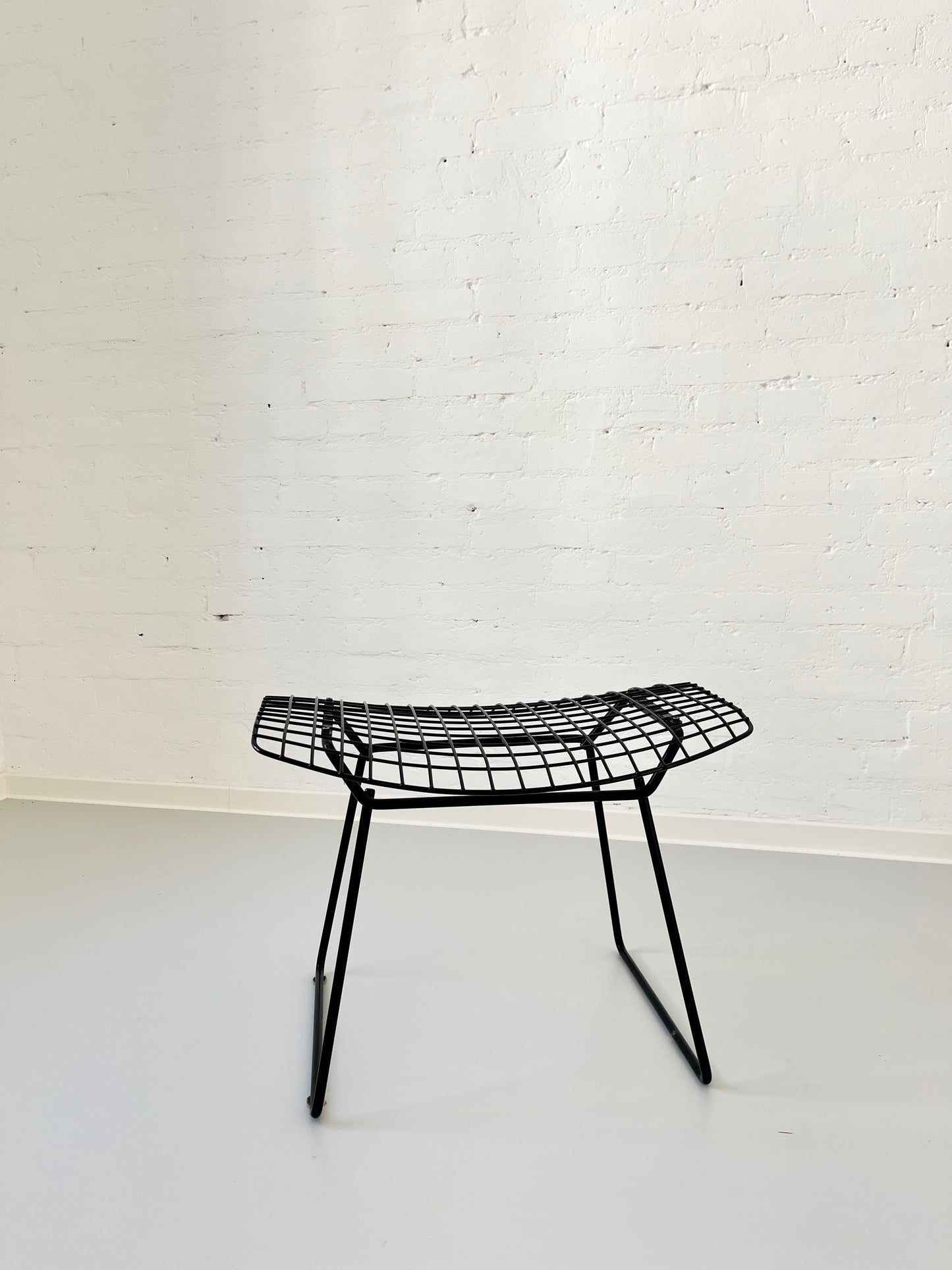 Vintage Bird Ottoman by Harry Bertoia for Knoll, 1960s welded steel wire footstool and Mid-Century Modern design classic.