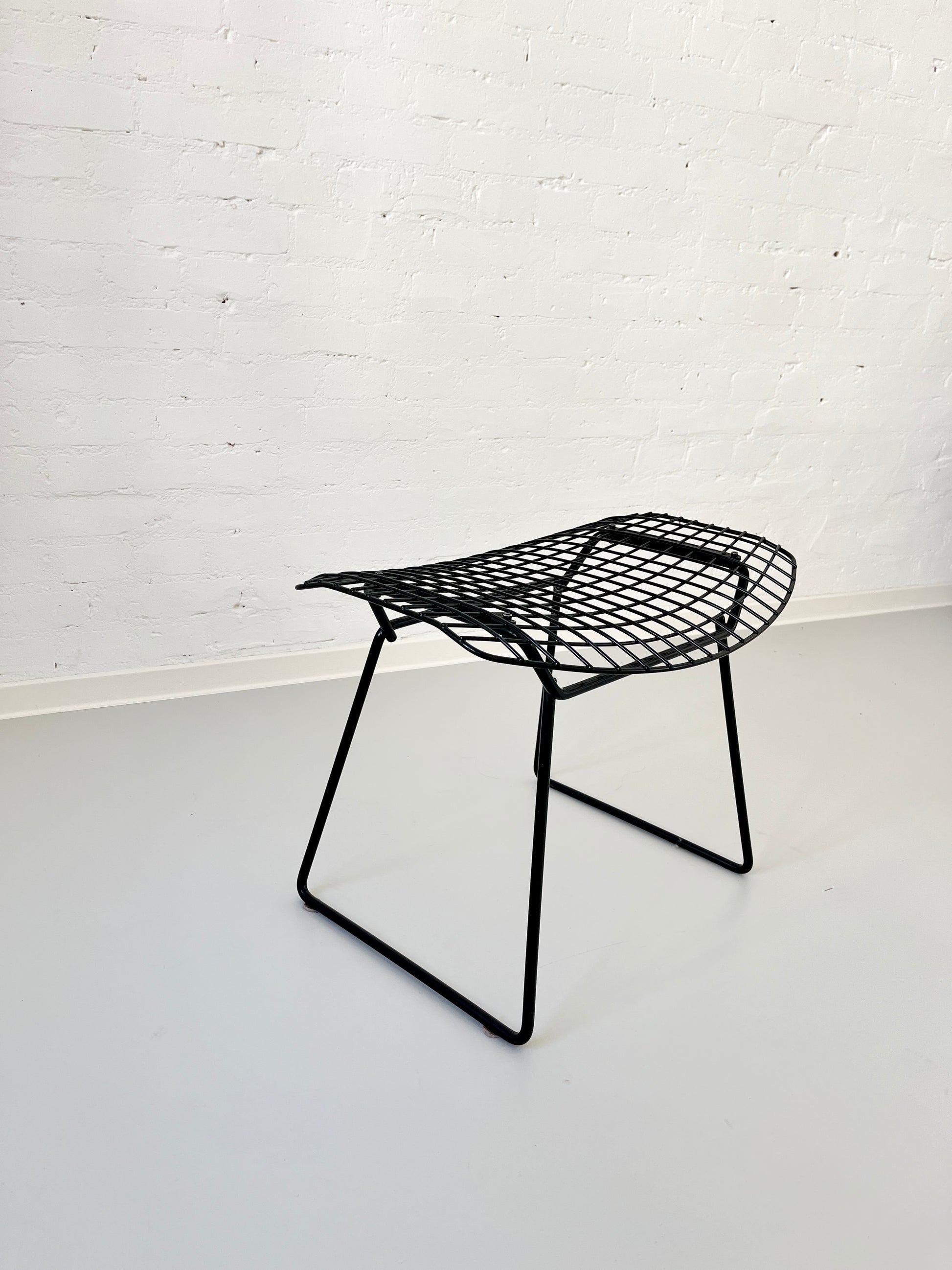 Vintage Bird Ottoman by Harry Bertoia for Knoll, 1960s welded steel wire footstool and Mid-Century Modern design classic.