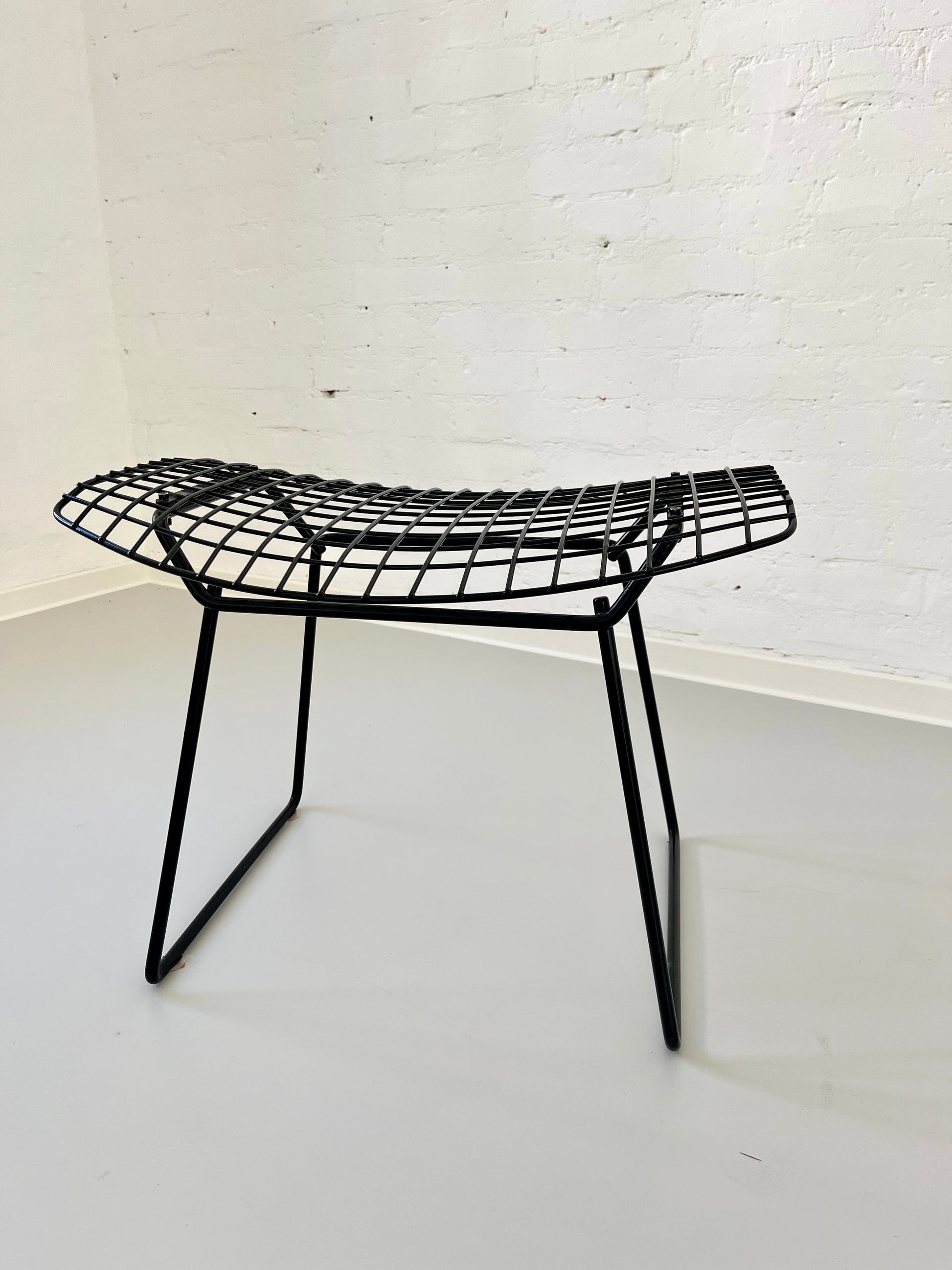 Vintage Bird Ottoman by Harry Bertoia for Knoll, 1960s welded steel wire footstool and Mid-Century Modern design classic.
