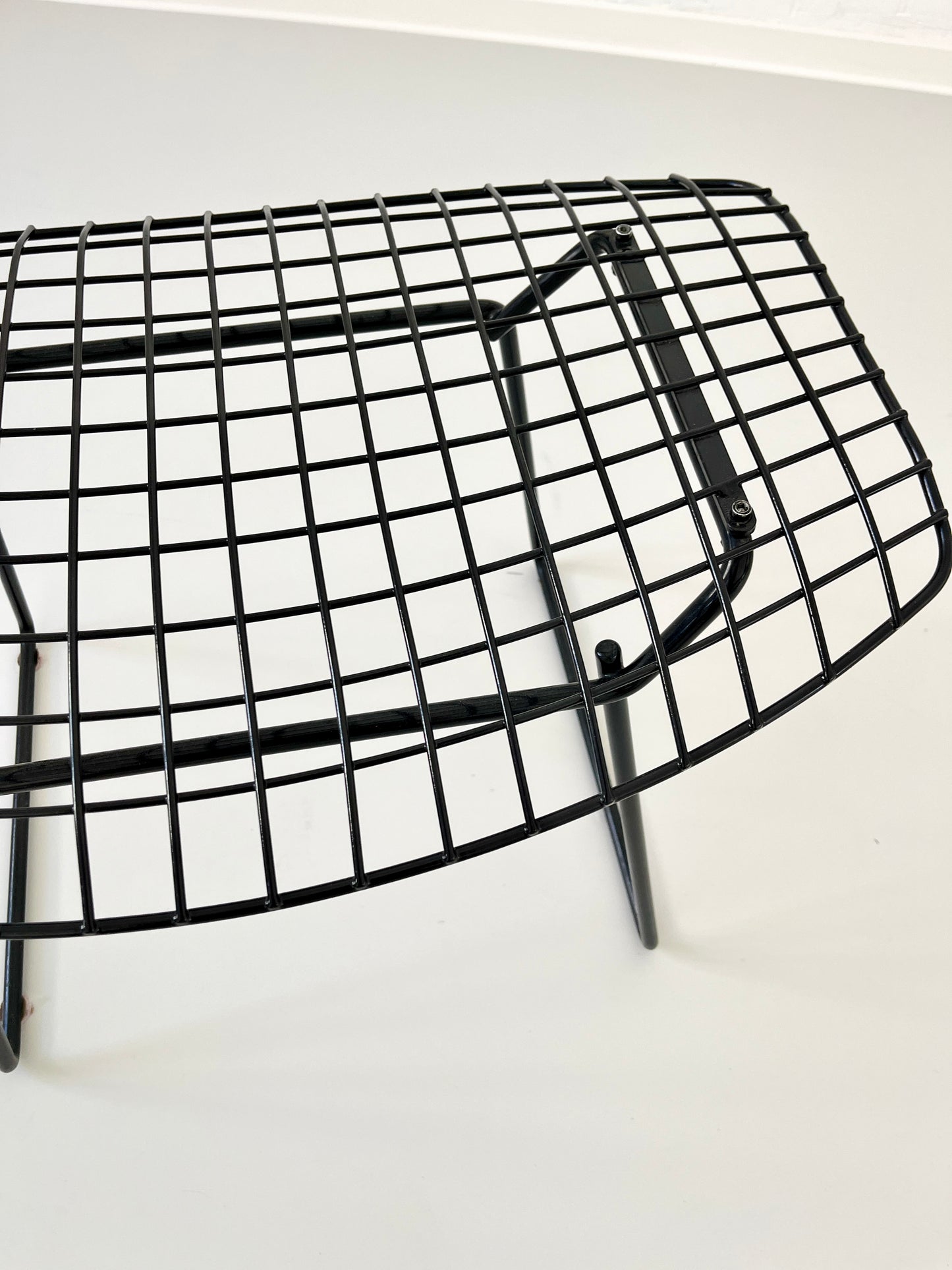 Vintage Bird Ottoman by Harry Bertoia for Knoll, 1960s welded steel wire footstool and Mid-Century Modern design classic.