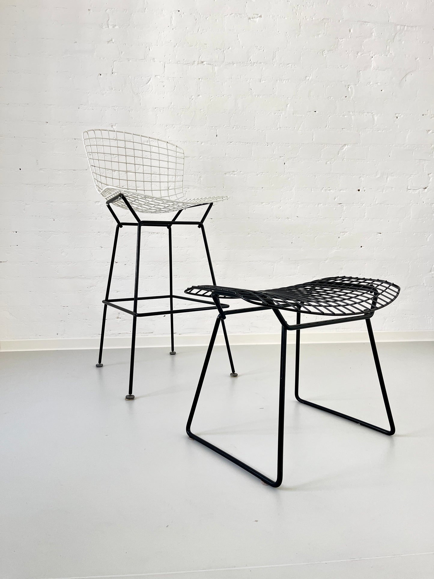Vintage Bertoia Bar Stool by Knoll International, White Wire, 1970s