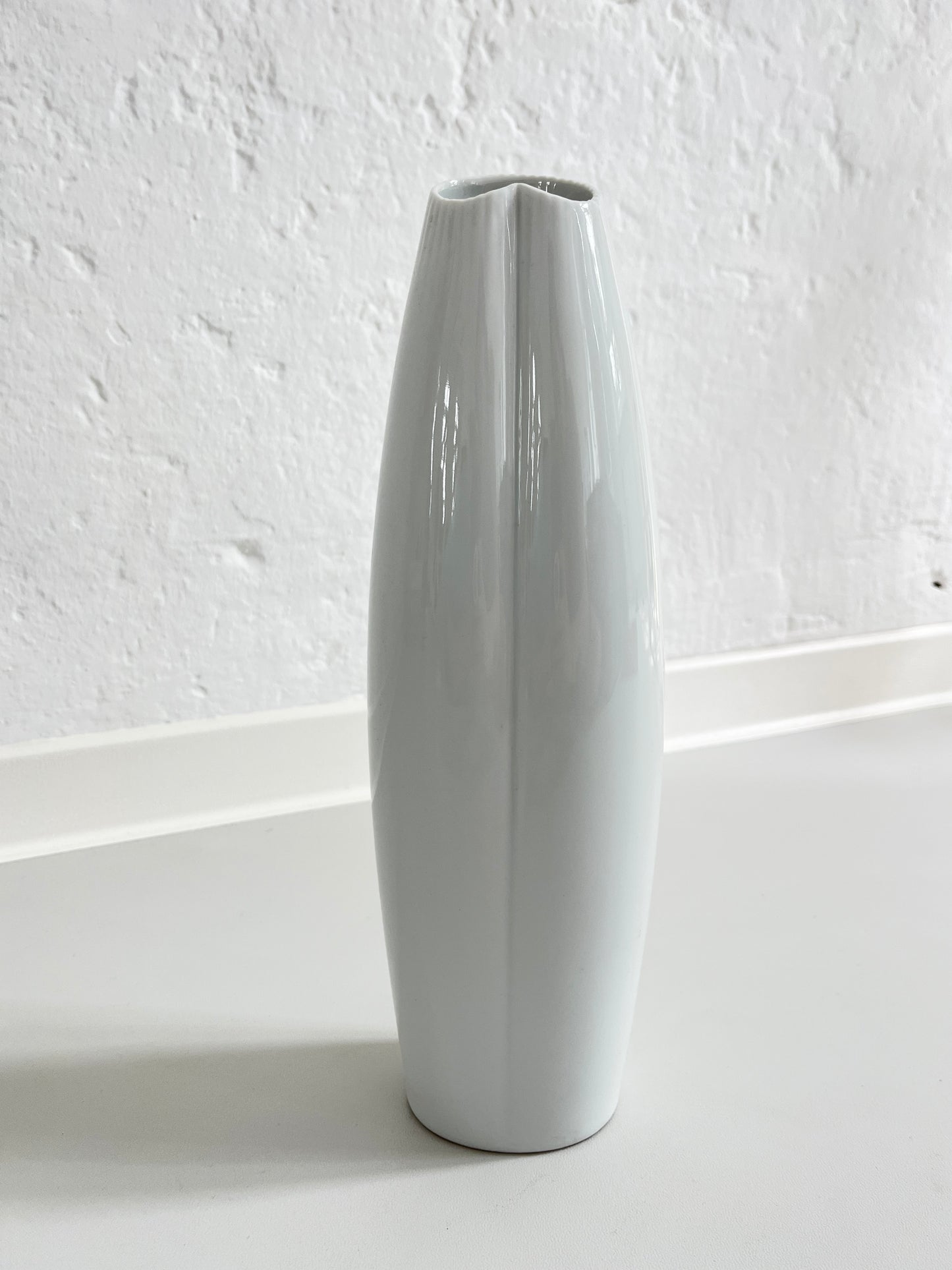 Vintage Tapio Wirkkala white ceramic Vase 2737 for Rosenthal Studio Line, 1950s