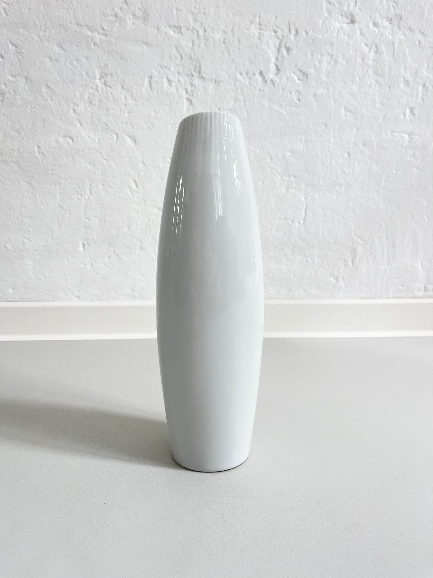 Vintage Tapio Wirkkala white ceramic Vase 2737 for Rosenthal Studio Line, 1950s
