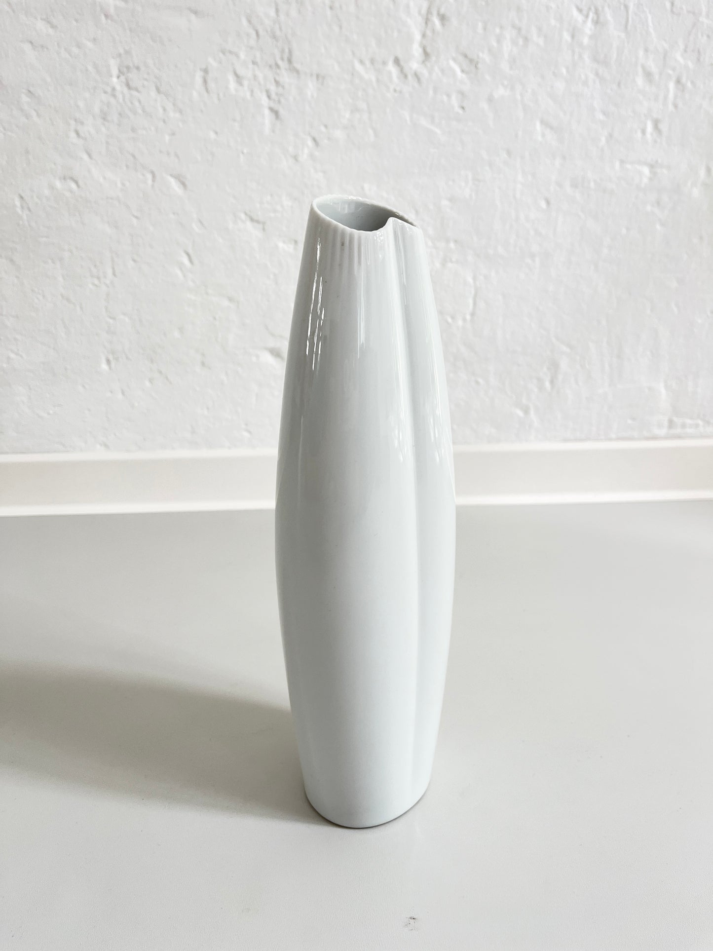 Vintage Tapio Wirkkala white ceramic Vase 2737 for Rosenthal Studio Line, 1950s