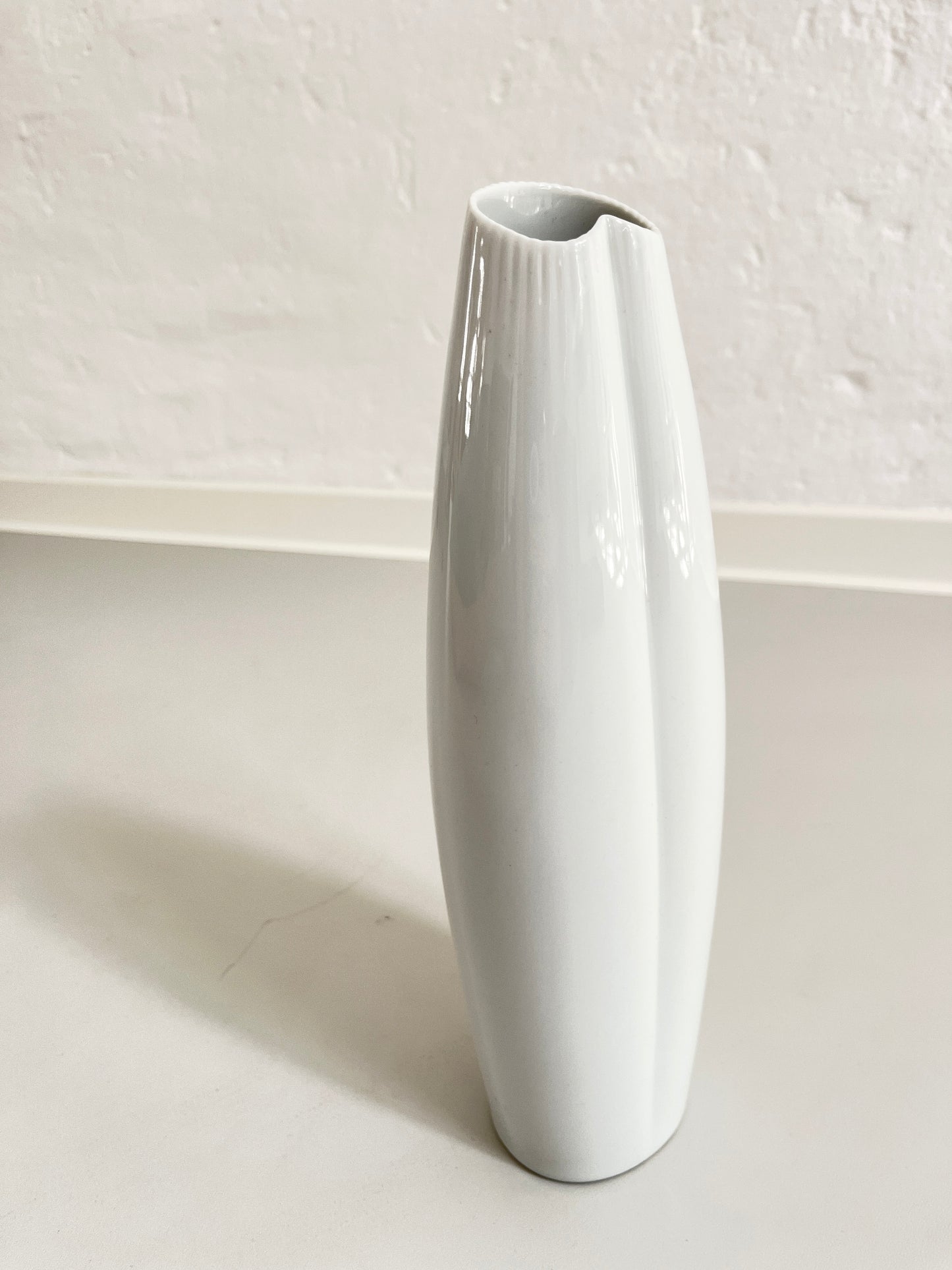 Vintage Tapio Wirkkala white ceramic Vase 2737 for Rosenthal Studio Line, 1950s