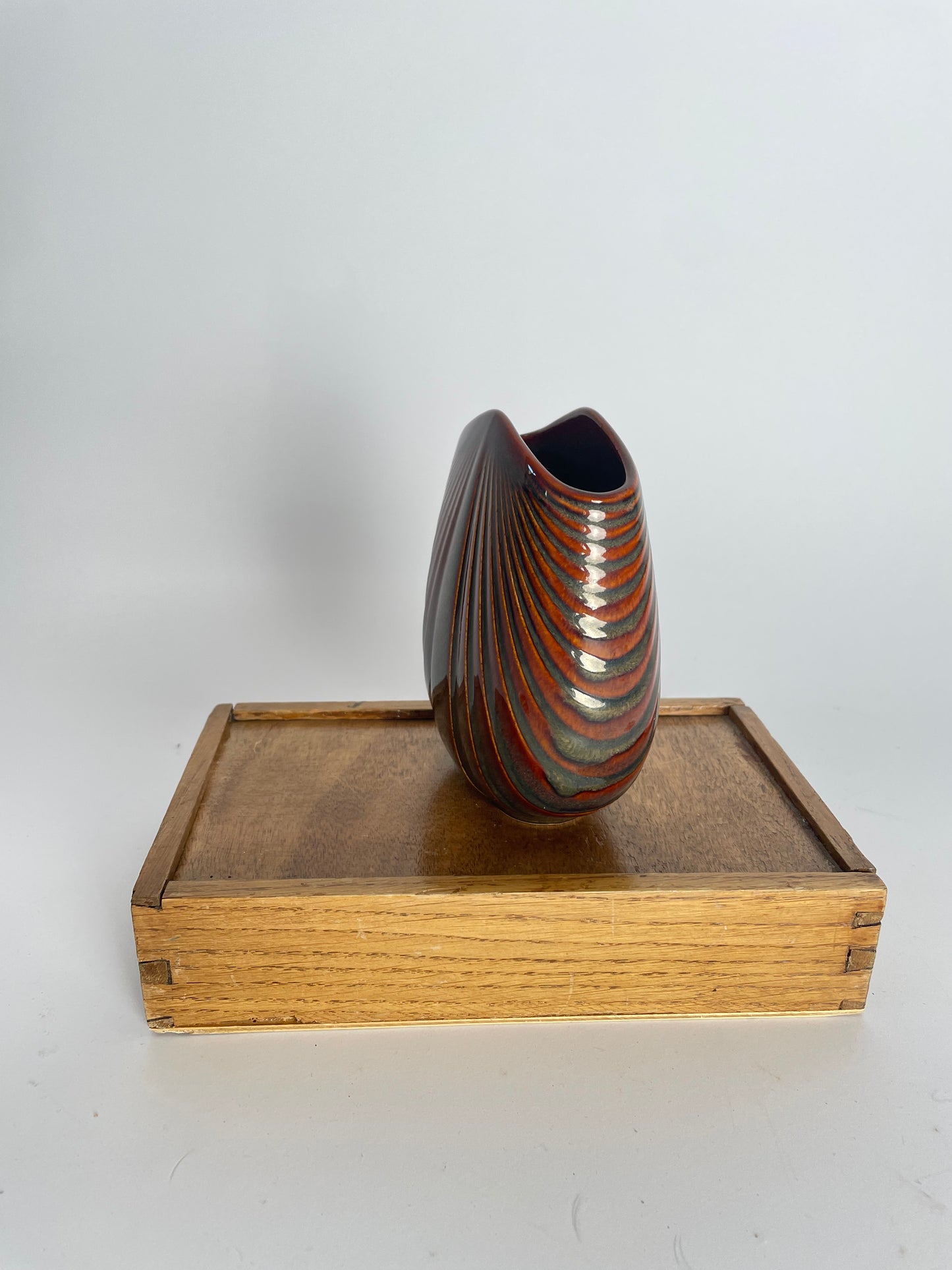 Vintage Max Fussl Fächervase fan vase for Rosenthal Studio-Line, Germany, fan-shaped ceramic vase