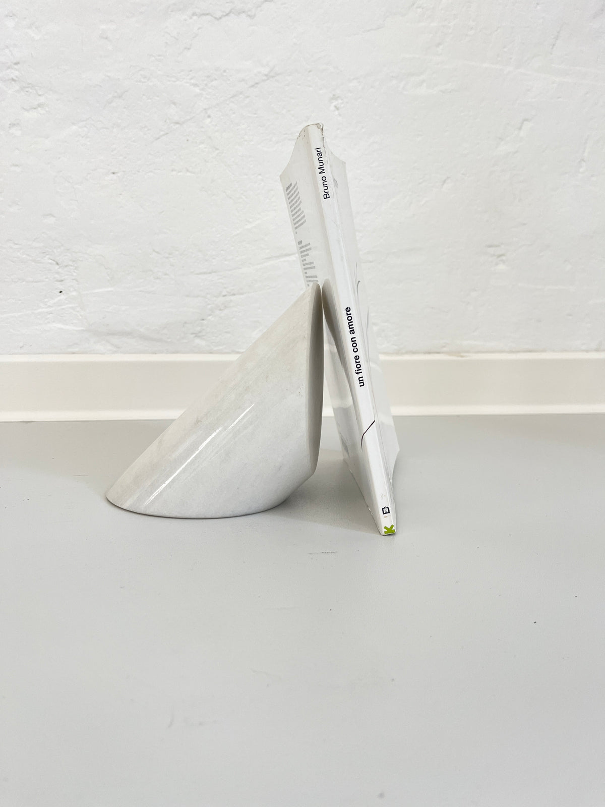 White Marble Geometric Bookend, Italy, 1980s