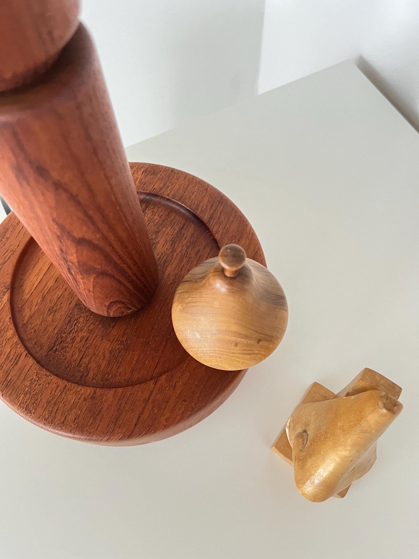 Mid-Century Modern Tischlampe aus Teakholz von Domus, Dänemark, 1960er Jahre