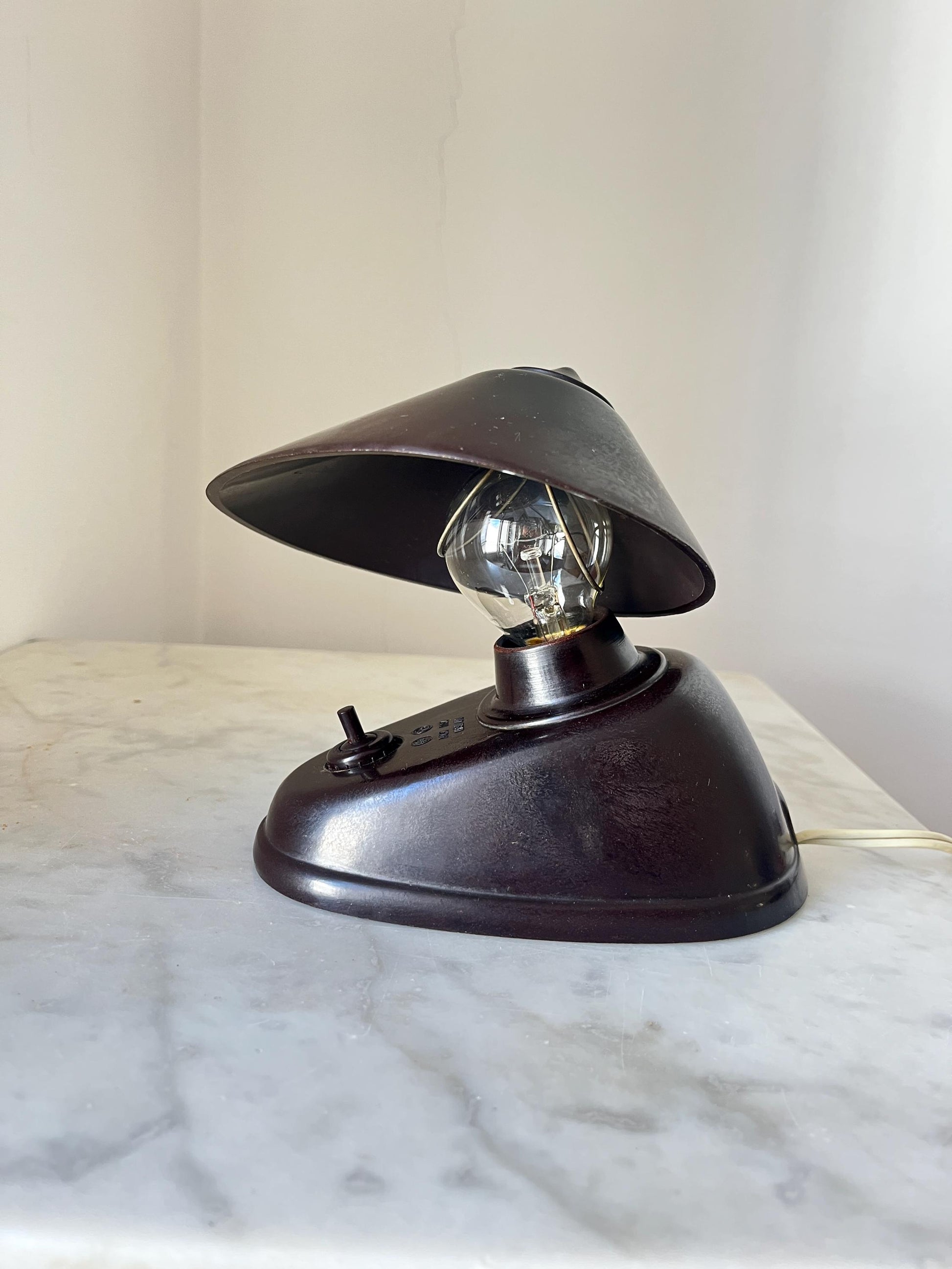 ESC Zukov Bakelite Table Lamp 'Typ 11641', Czechoslovakia, 1930s–50s